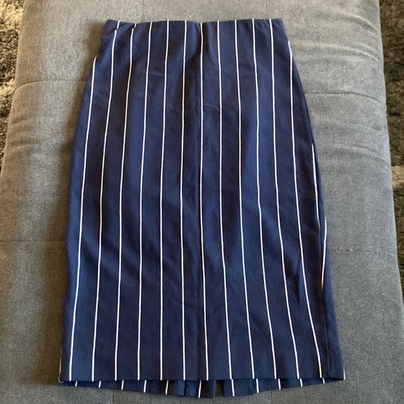 Fabrosanz: Burgundy Pinstripe Pencil skirt